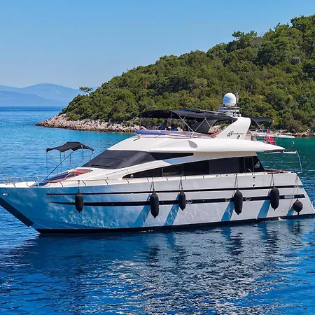 Úszó hotel Goekce1yacht