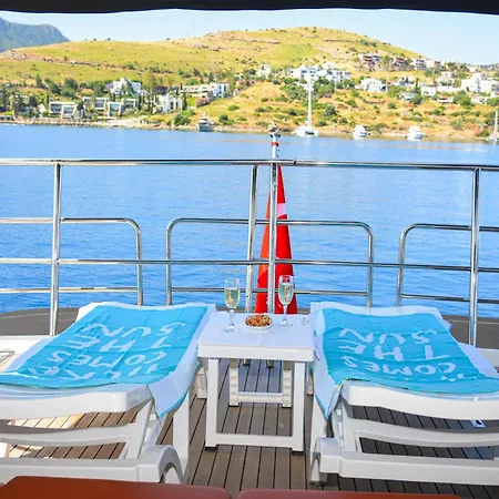 Goekce1yacht * בודרום